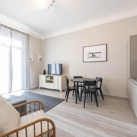 Moderne Maison Ariston 公寓